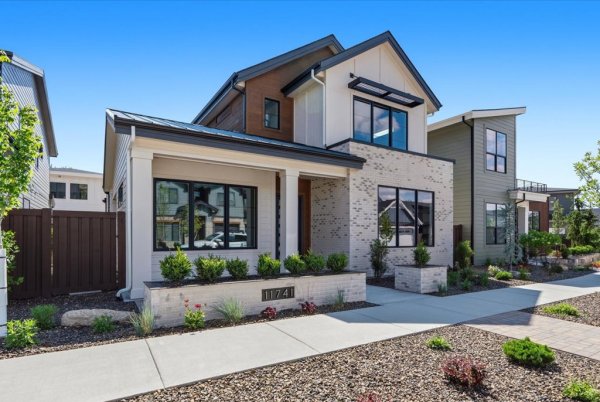 11741 N Rabbitbrush Way