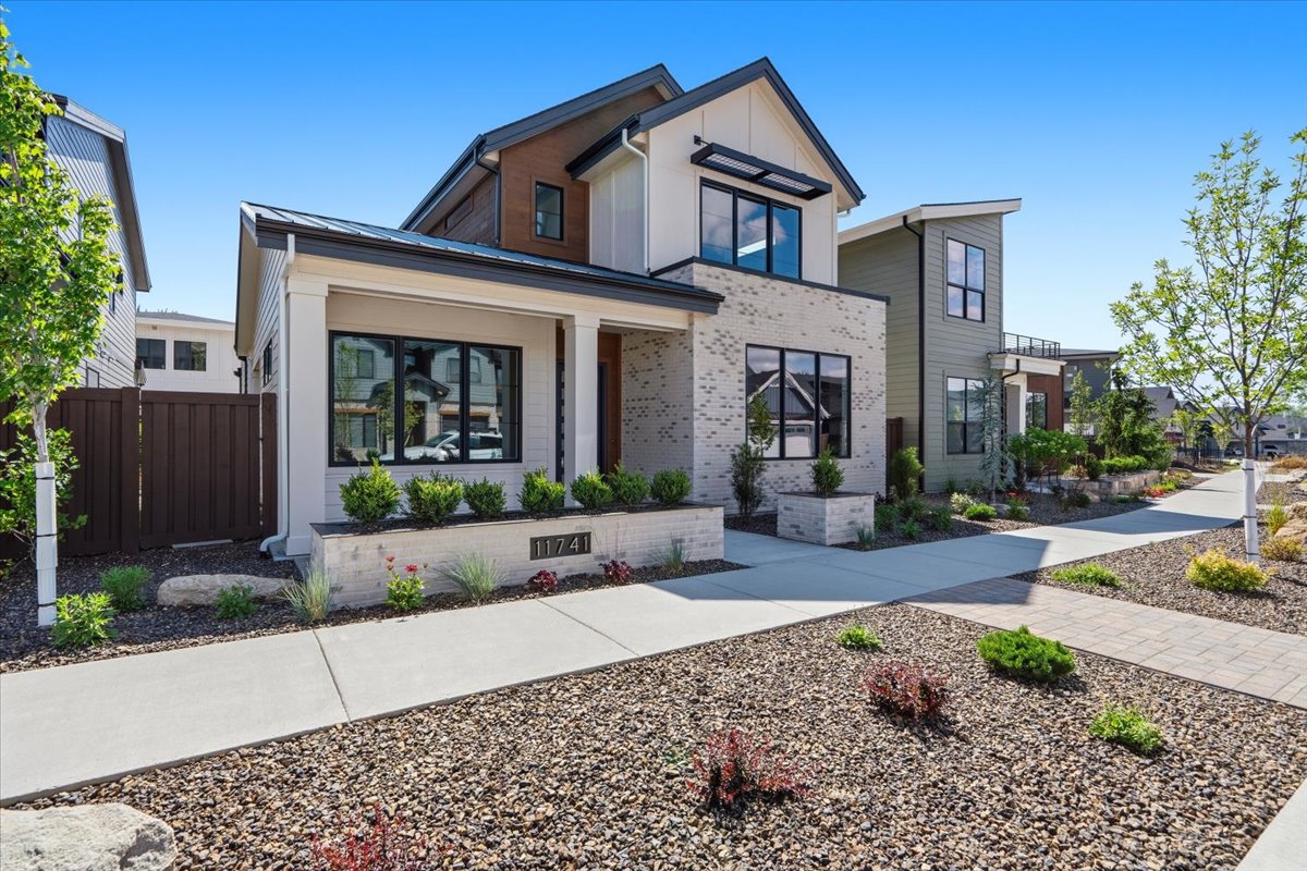 11741 N Rabbitbrush Way